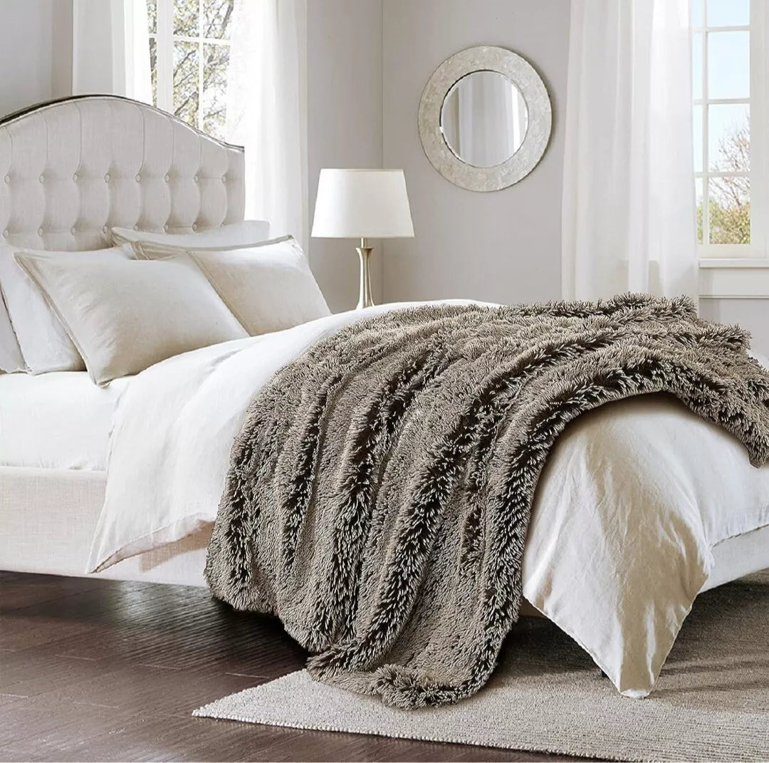 Luxury Faux Fur Throw Blanket